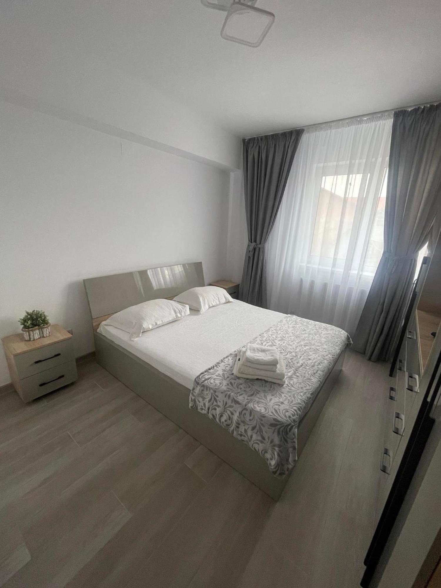Luxury Apartment Piteşti Exterior foto